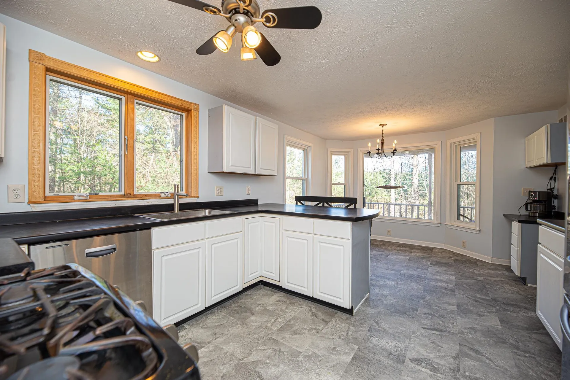 4 Little Hales Lane Hudson NH 03051