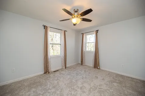 4 Little Hales Lane Hudson NH 03051