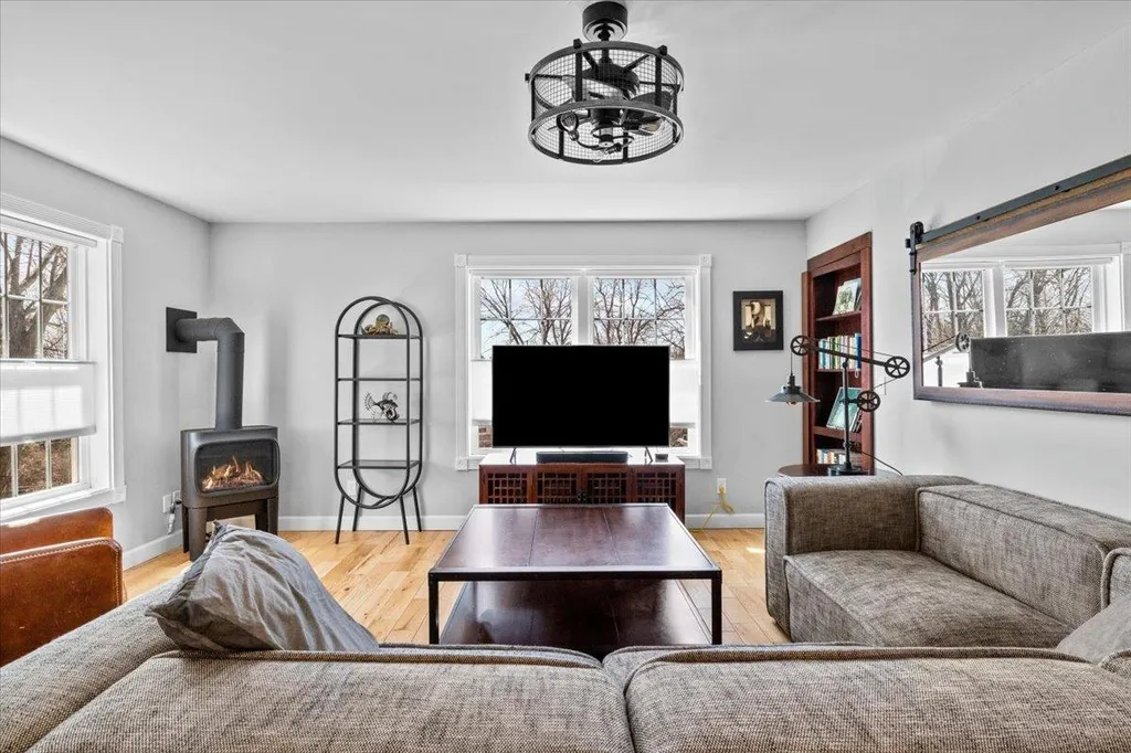 31 Bean Road Colchester VT 05446