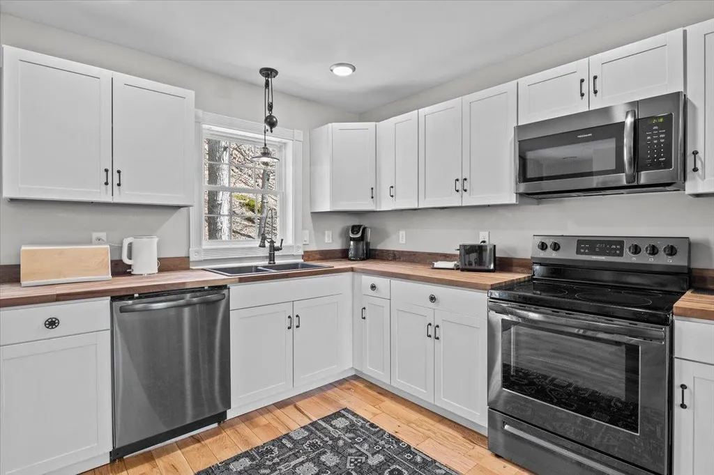 31 Bean Road Colchester VT 05446