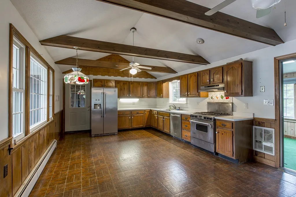 281 North Road Deerfield NH 03037