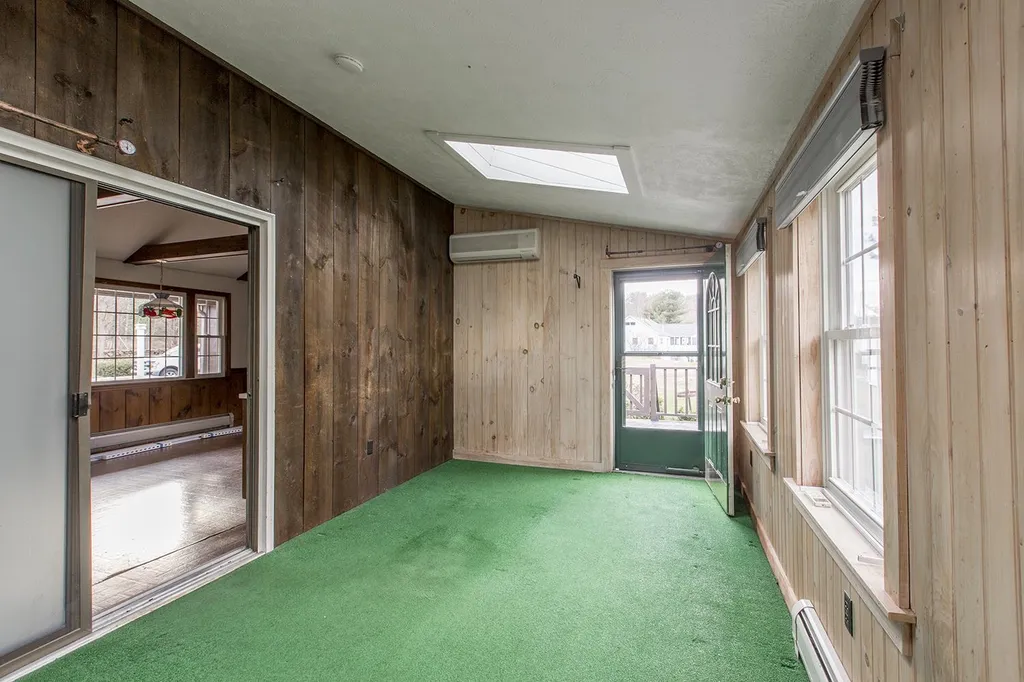 281 North Road Deerfield NH 03037