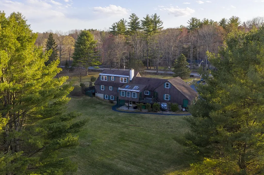281 North Road Deerfield NH 03037