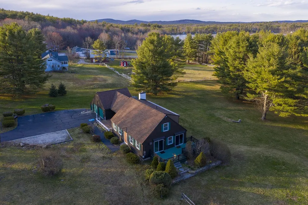 281 North Road Deerfield NH 03037