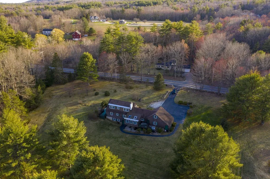 281 North Road Deerfield NH 03037