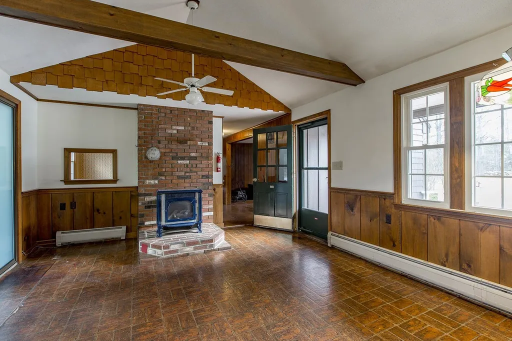 281 North Road Deerfield NH 03037
