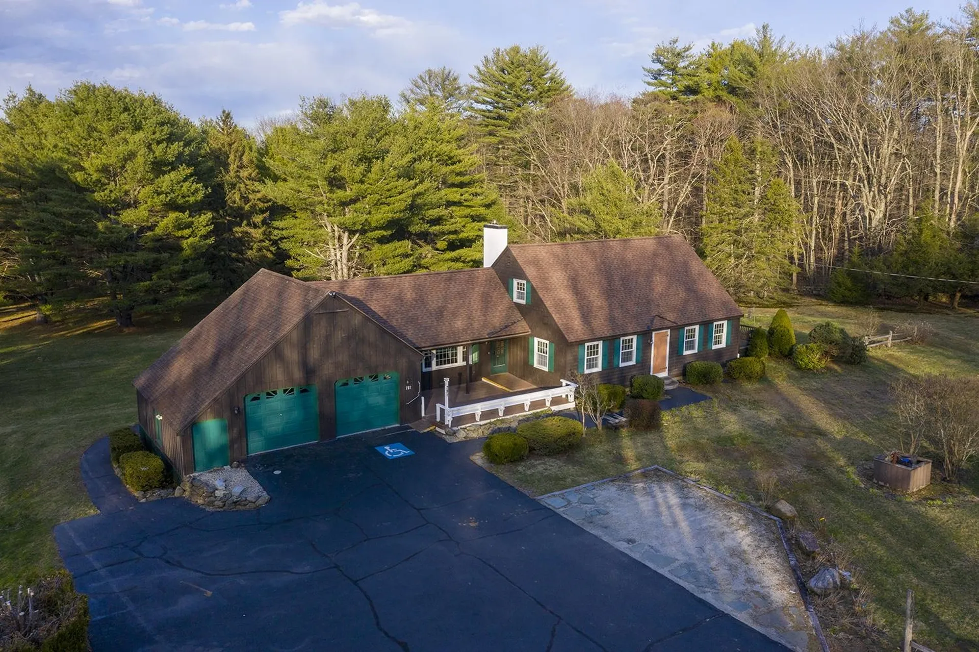 281 North Road Deerfield NH 03037
