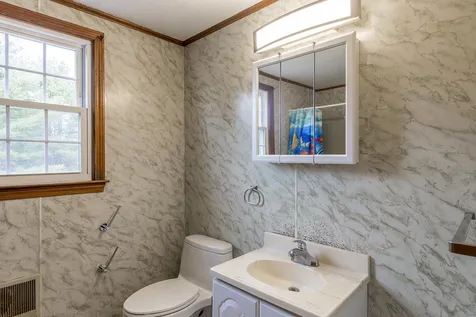 281 North Road Deerfield NH 03037
