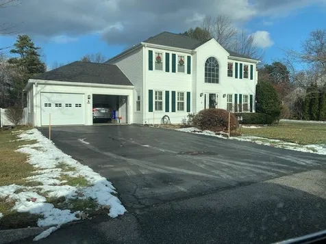 496 Currier Drive Manchester NH 03104