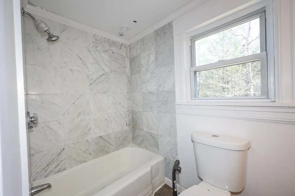 286 Main Street Sandown NH 03873