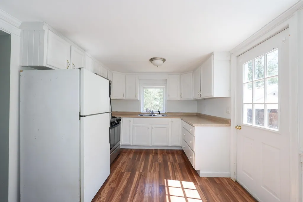 286 Main Street Sandown NH 03873