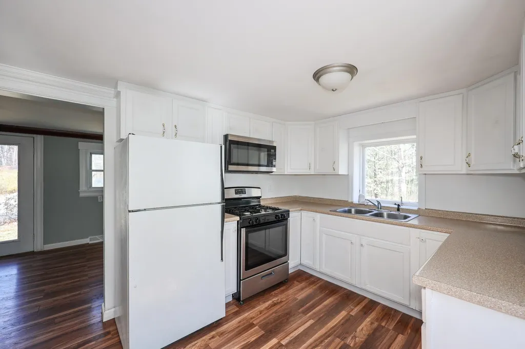 286 Main Street Sandown NH 03873