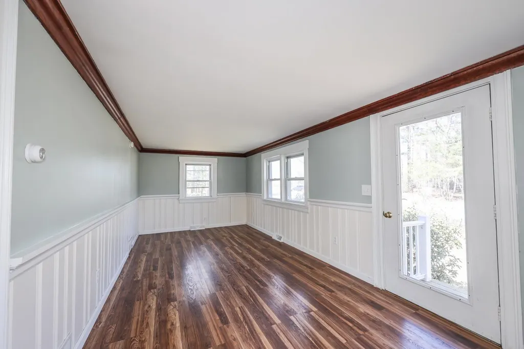286 Main Street Sandown NH 03873