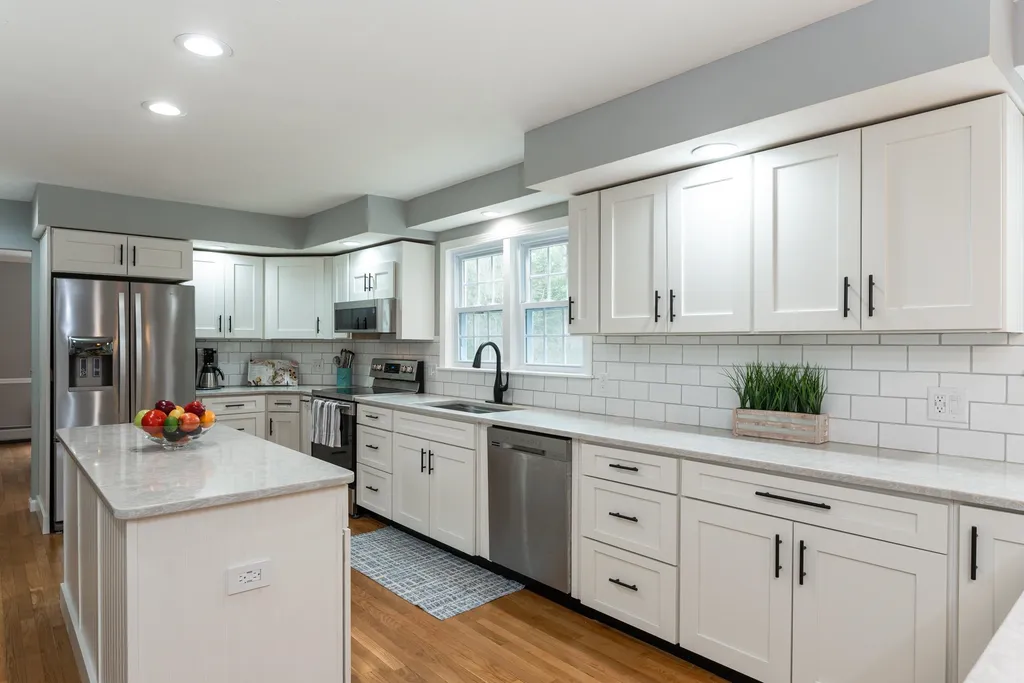 16 Harvard Lane Bedford NH 03110