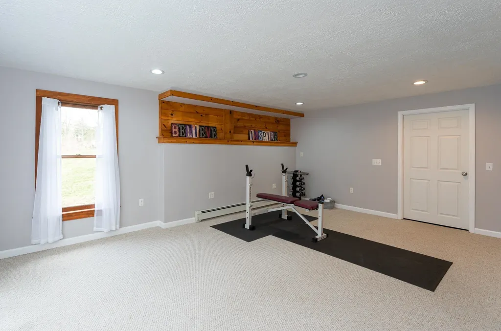16 Harvard Lane Bedford NH 03110