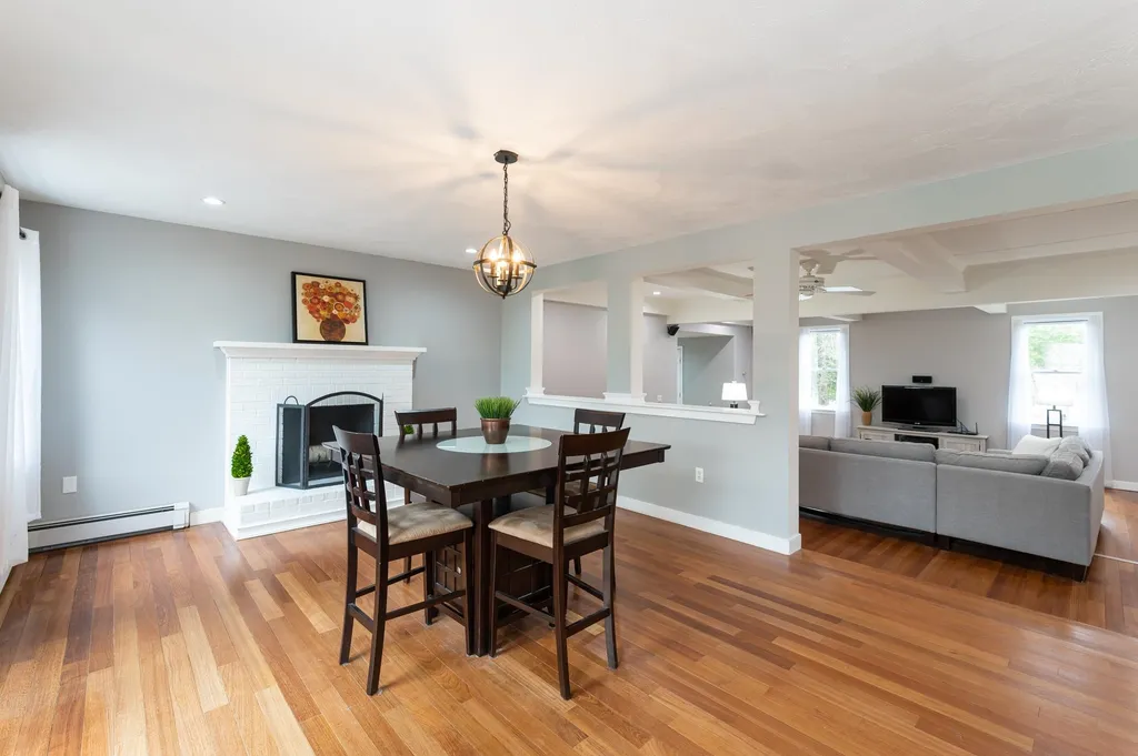 16 Harvard Lane Bedford NH 03110
