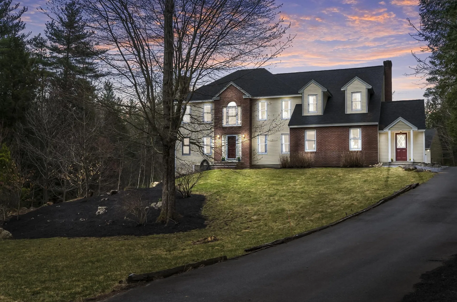 16 Harvard Lane Bedford NH 03110