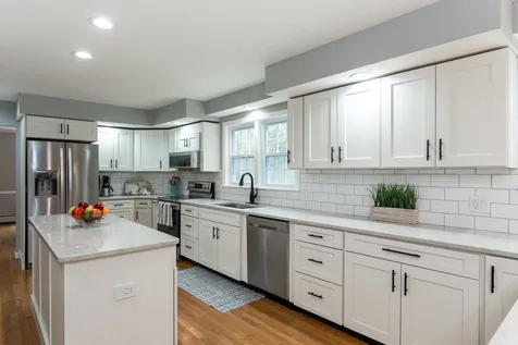 16 Harvard Lane Bedford NH 03110