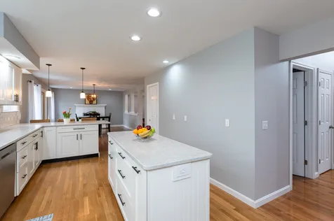 16 Harvard Lane Bedford NH 03110