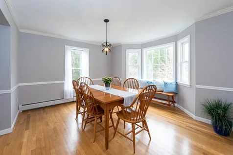 16 Harvard Lane Bedford NH 03110