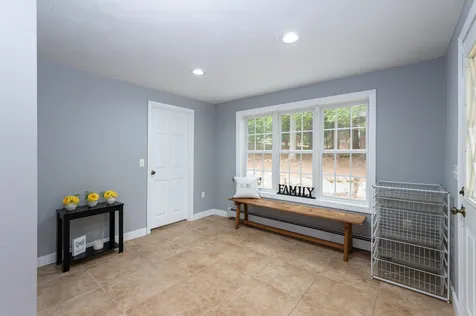 16 Harvard Lane Bedford NH 03110