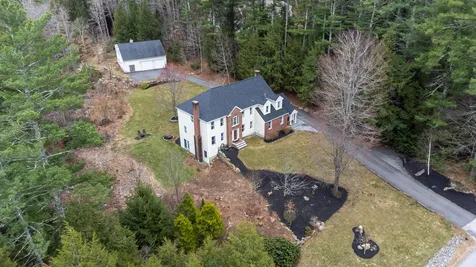 16 Harvard Lane Bedford NH 03110