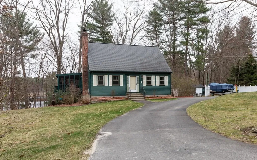 29 Glen Drive Hudson NH 03051