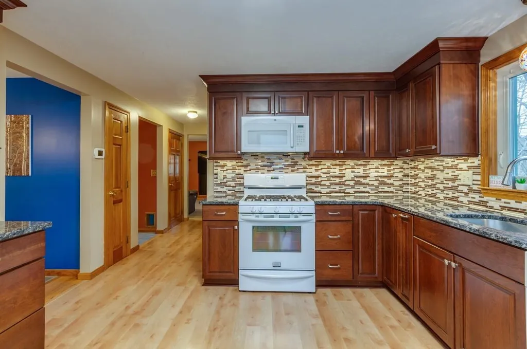 29 Glen Drive Hudson NH 03051
