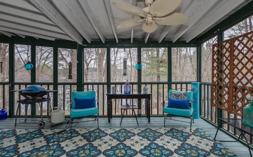 29 Glen Drive Hudson NH 03051
