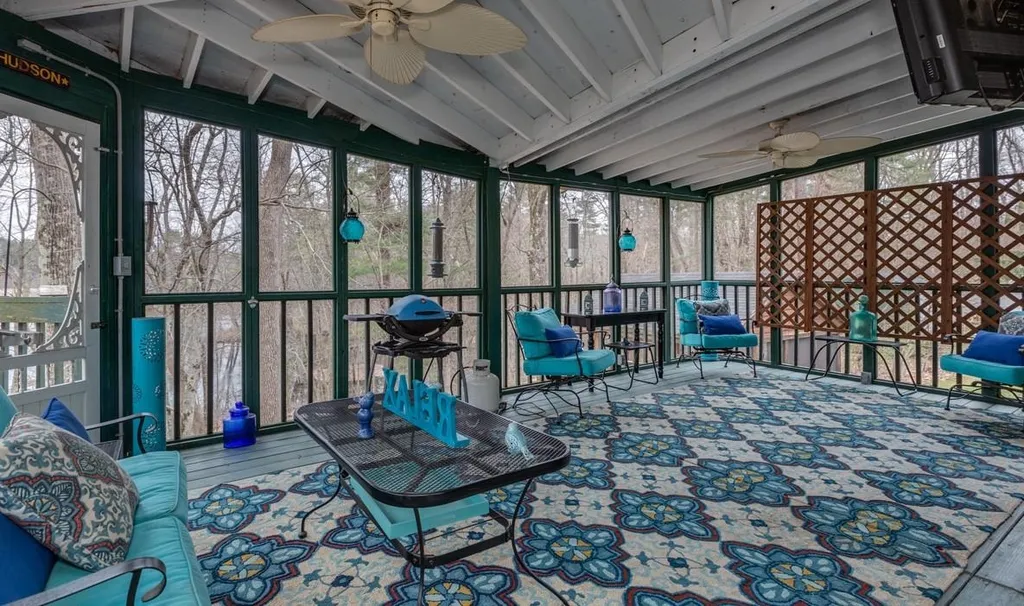 29 Glen Drive Hudson NH 03051