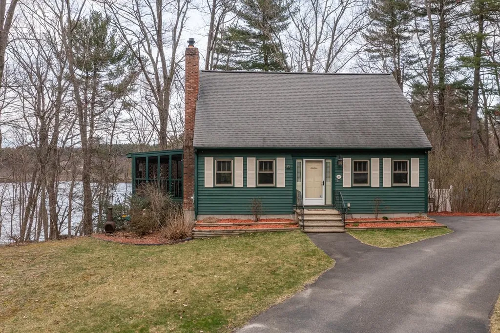 29 Glen Drive Hudson NH 03051