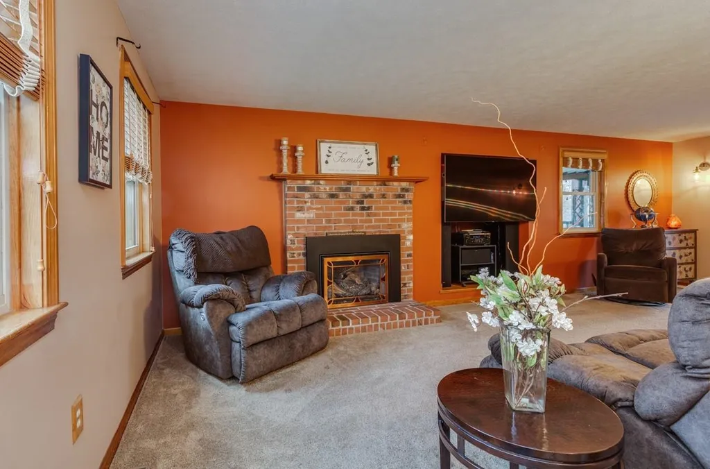 29 Glen Drive Hudson NH 03051