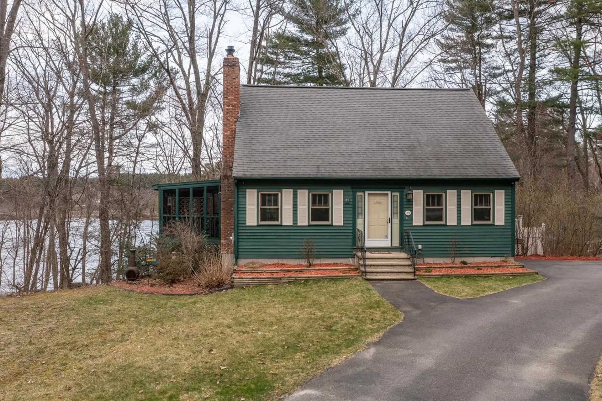 29 Glen Drive Hudson NH 03051