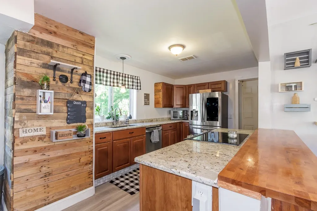 9 Harris Avenue Merrimack NH 03054