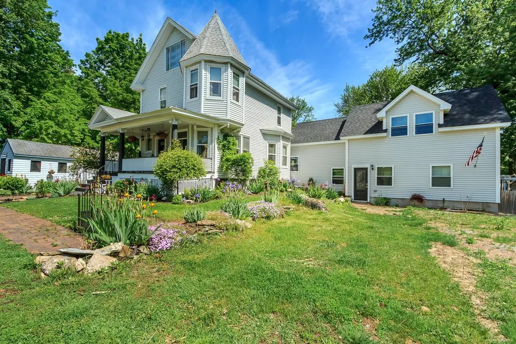 9 Harris Avenue Merrimack NH 03054