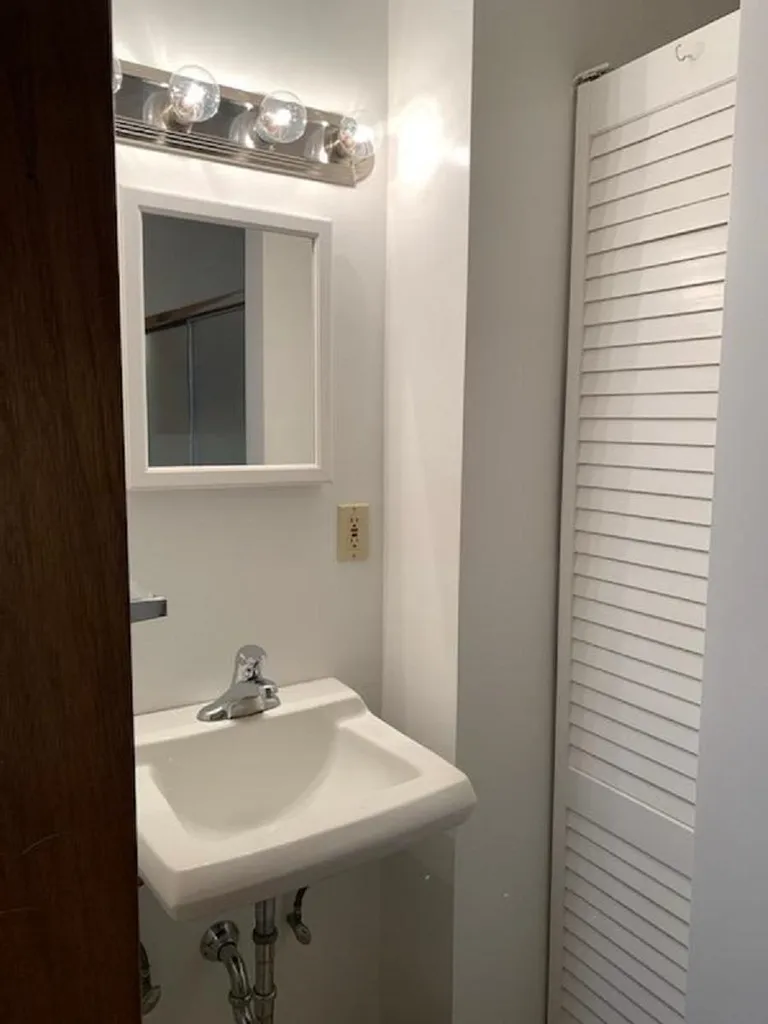 7 4th Street Nashua NH 03060
