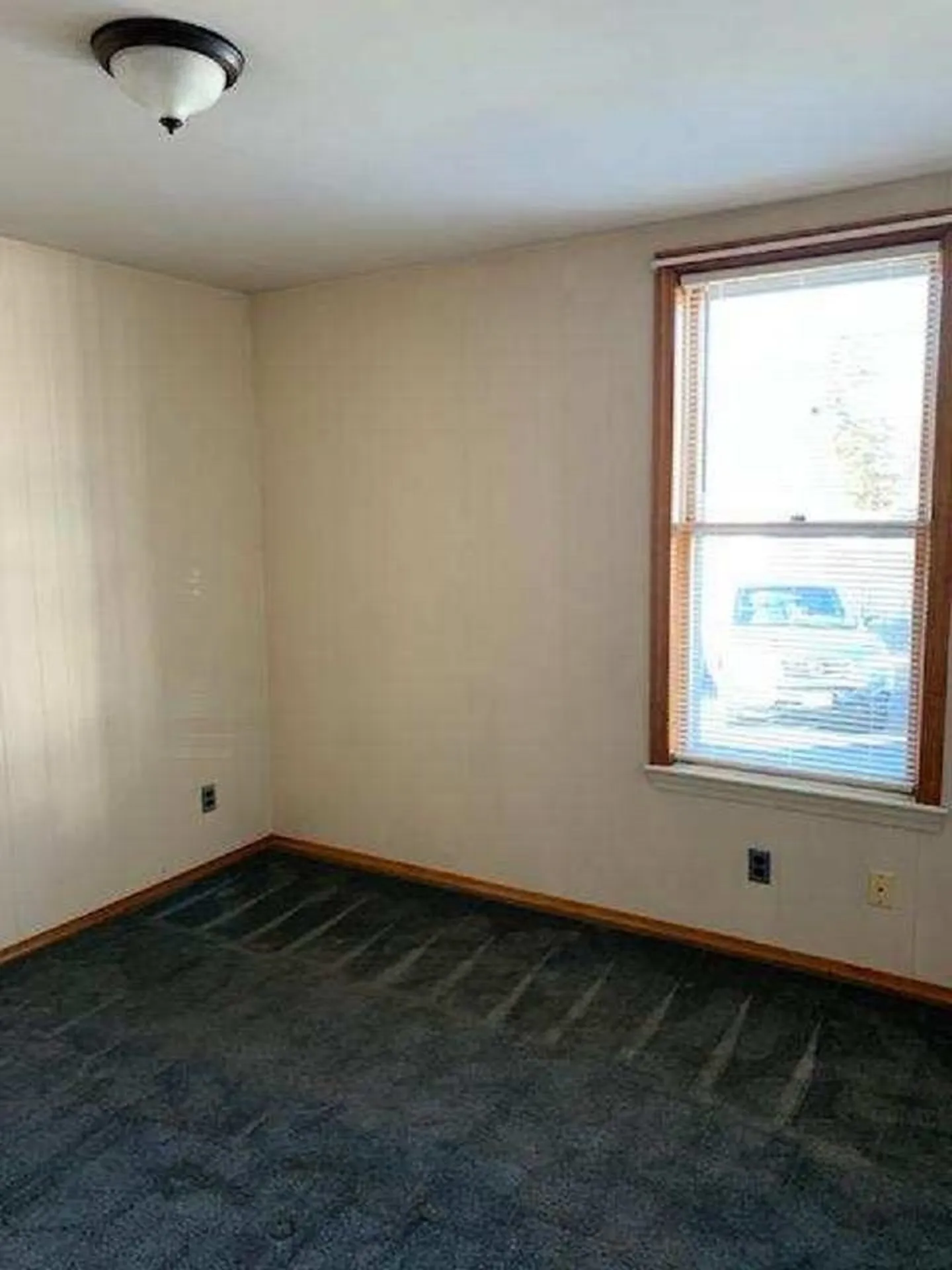 7 4th Street Nashua NH 03060