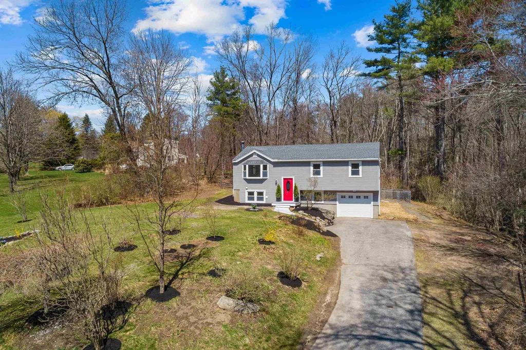 27 Haven Drive Auburn NH 03032