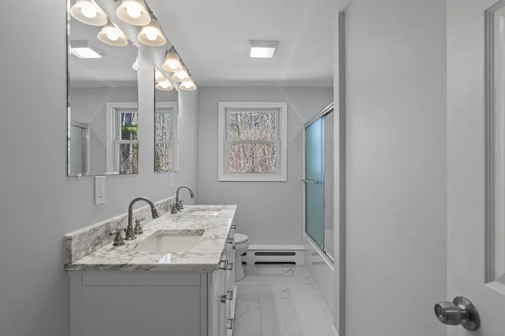 27 Haven Drive Auburn NH 03032