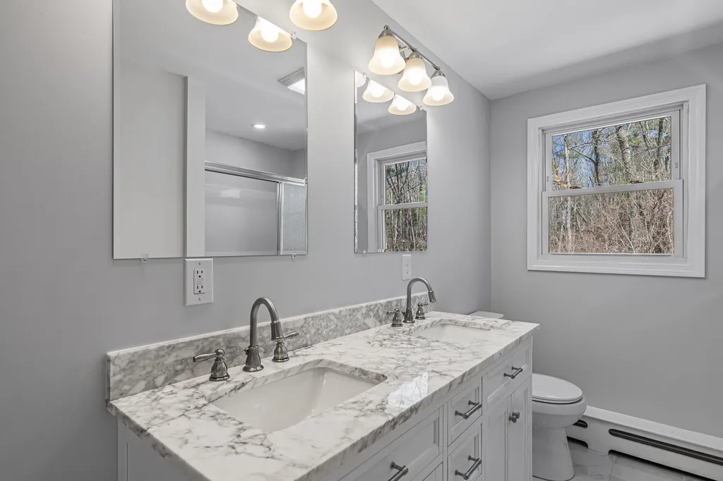 27 Haven Drive Auburn NH 03032
