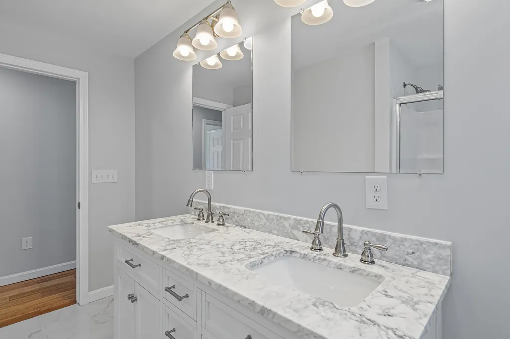 27 Haven Drive Auburn NH 03032