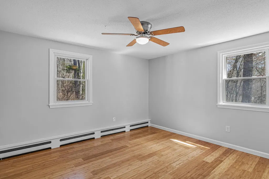 27 Haven Drive Auburn NH 03032
