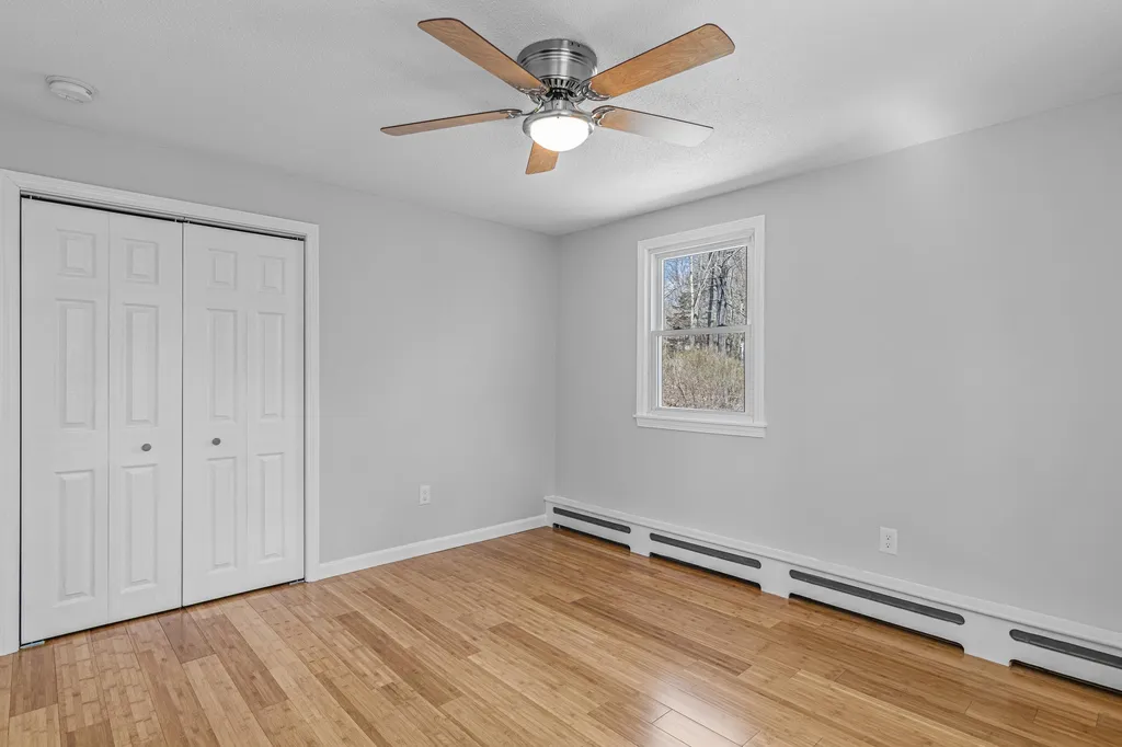 27 Haven Drive Auburn NH 03032