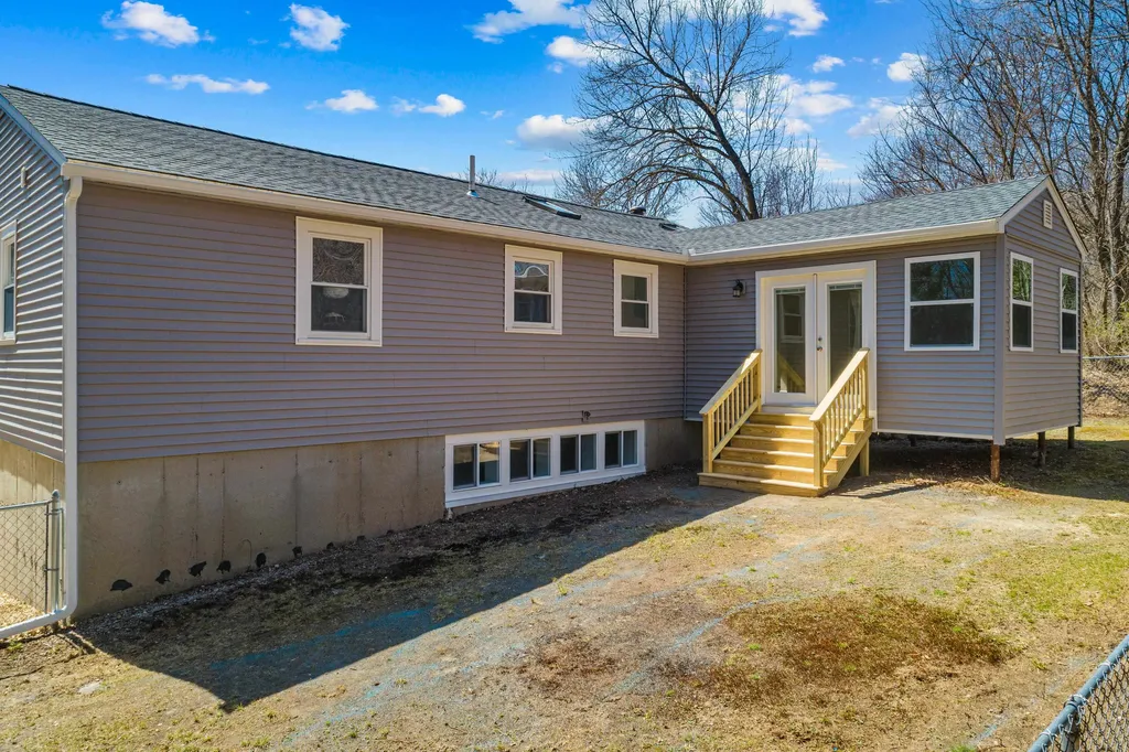 27 Haven Drive Auburn NH 03032