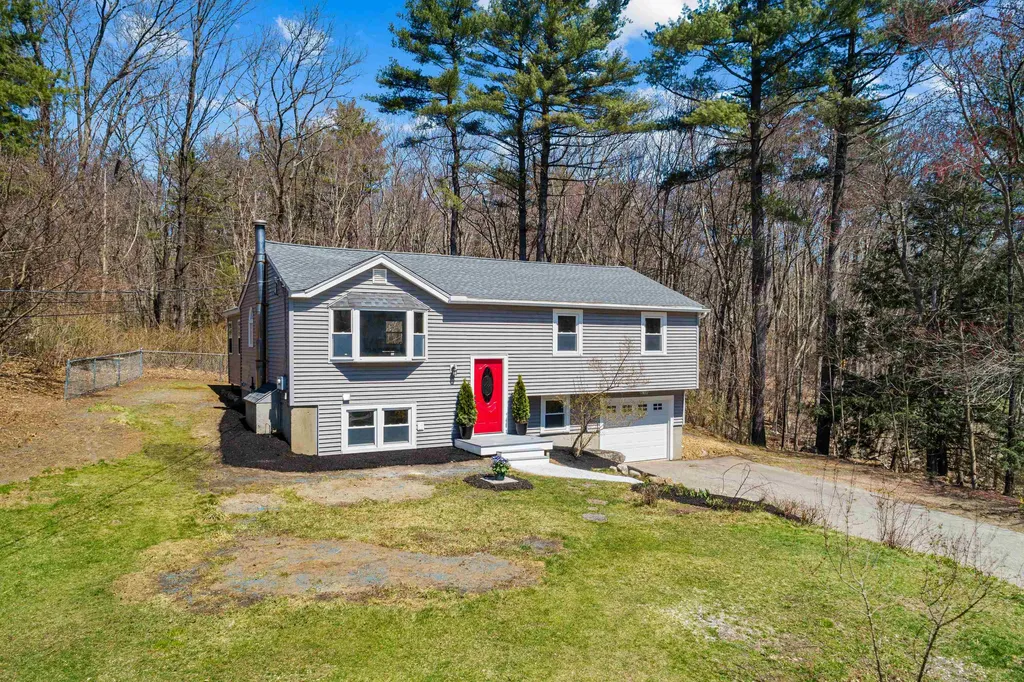 27 Haven Drive Auburn NH 03032
