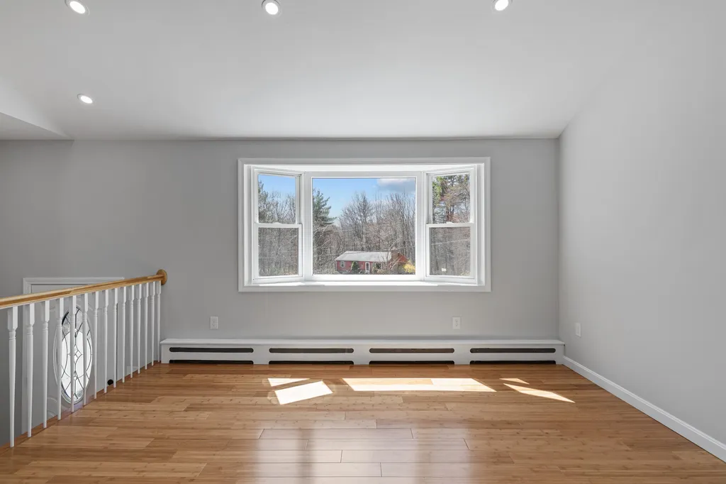 27 Haven Drive Auburn NH 03032