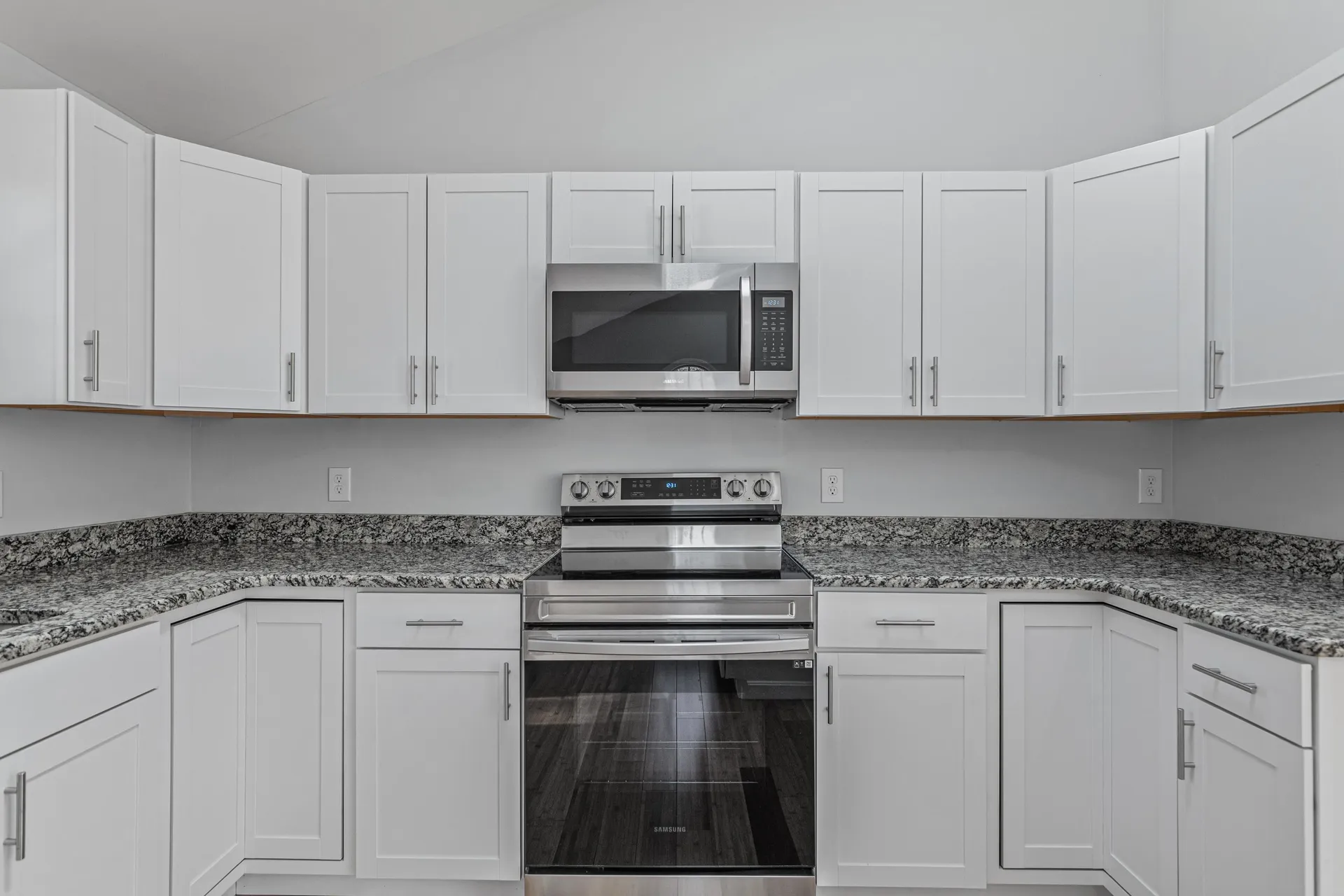 27 Haven Drive Auburn NH 03032