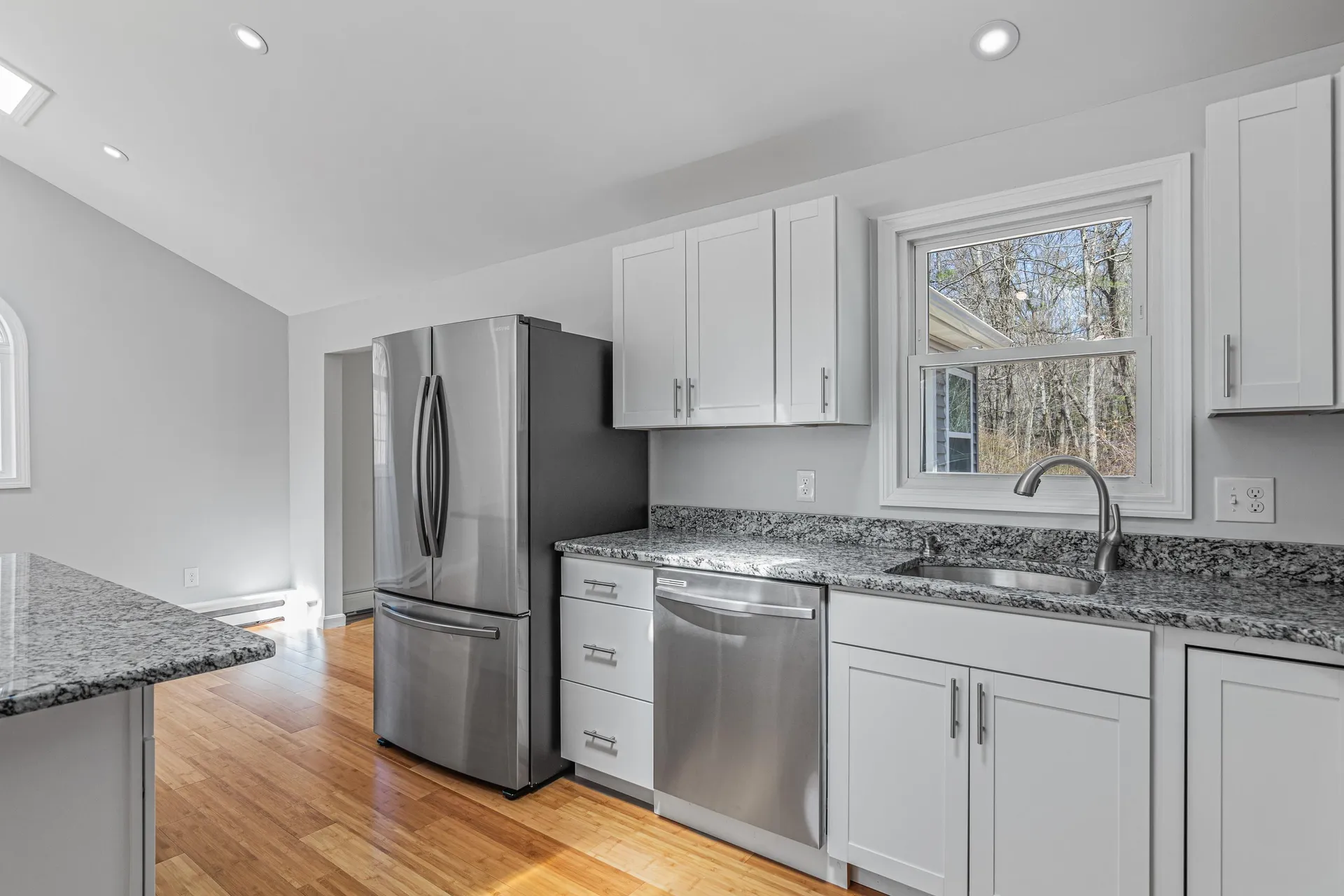 27 Haven Drive Auburn NH 03032