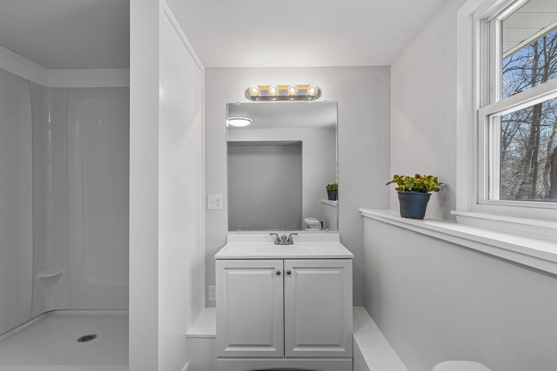 27 Haven Drive Auburn NH 03032