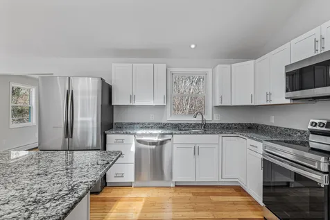 27 Haven Drive Auburn NH 03032
